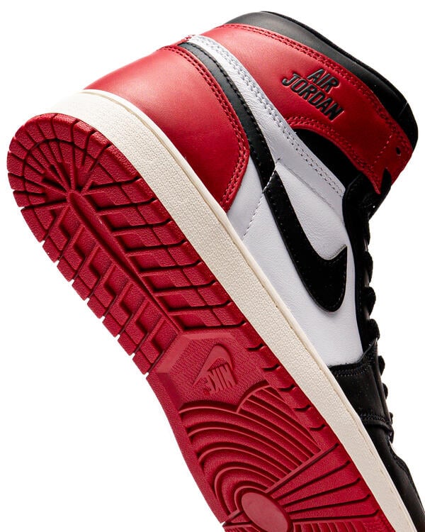 Air Jordan 1 Retro High OG 'Black Toe Reimagined' | DZ5485-106